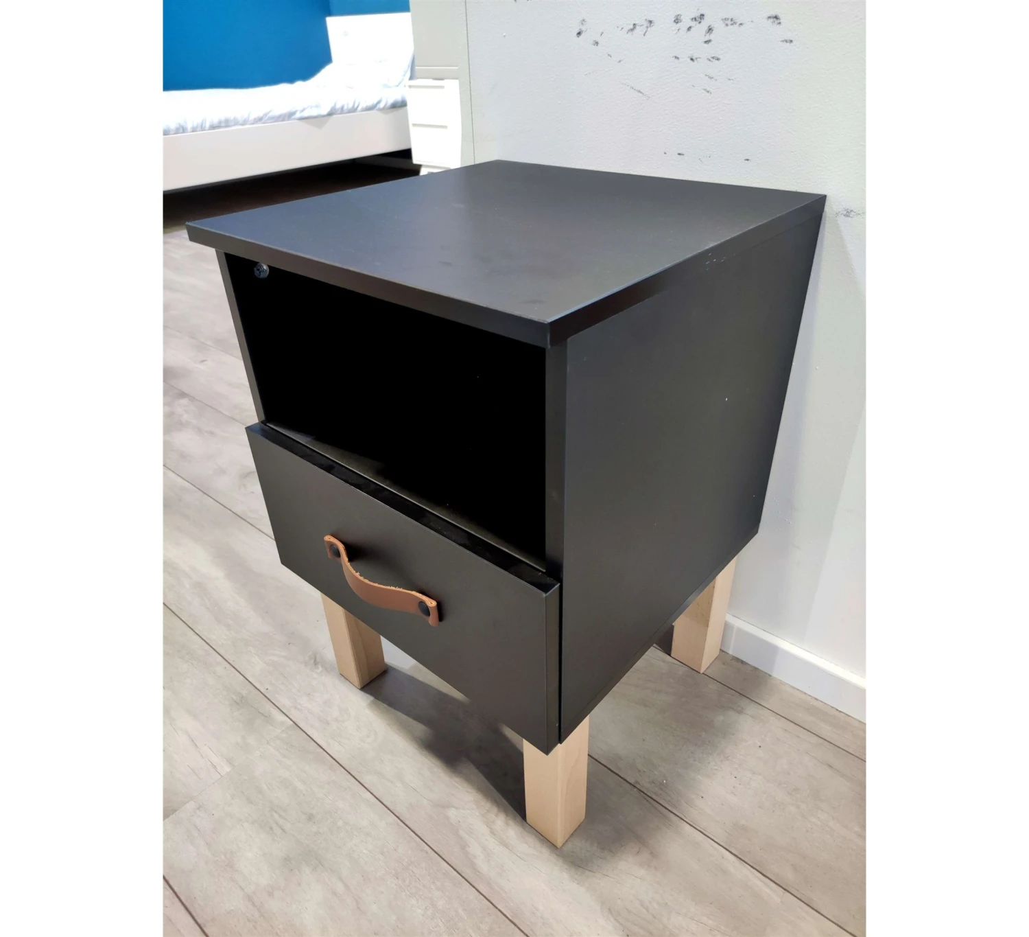 Floris Nachtkastje SHOWMODEL 1 Floris Nachtkastje SHOWMODEL