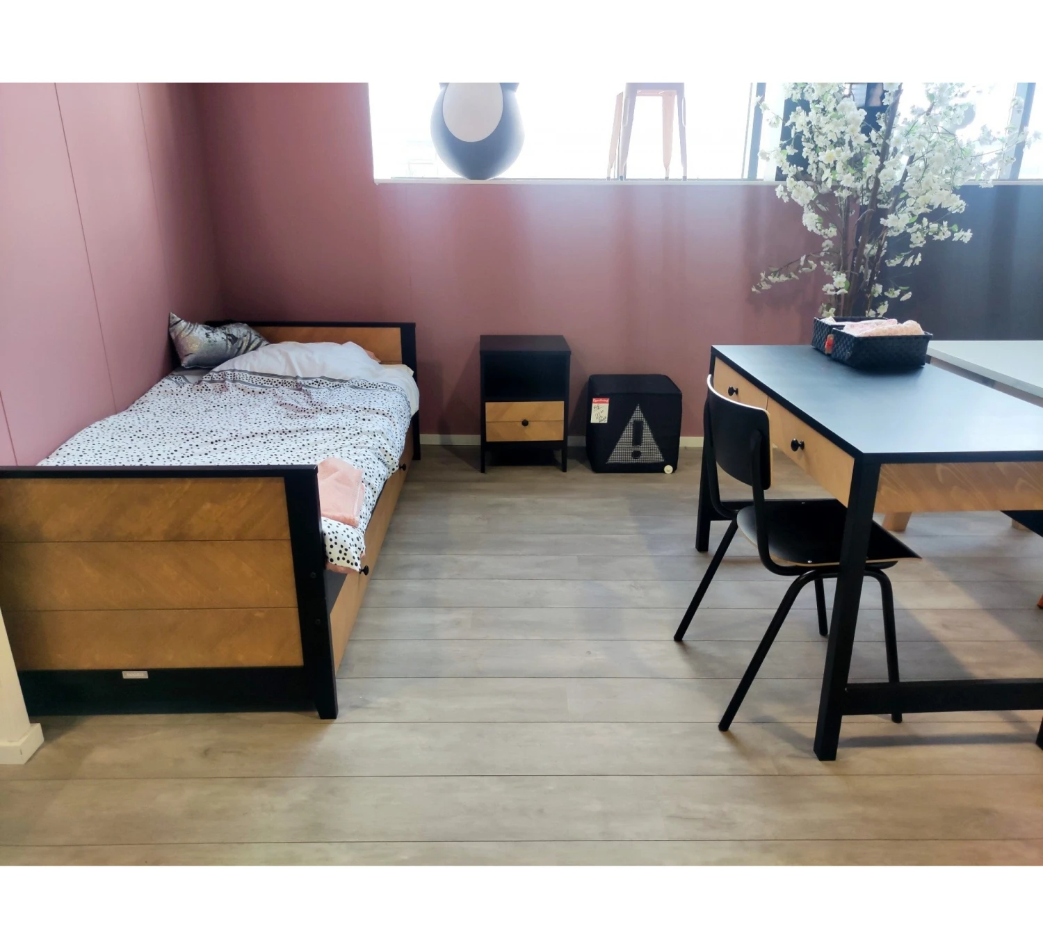 Job Kinderkamer 4-delig - Showmodel 1 Job Kinderkamer 4-delig - Showmodel