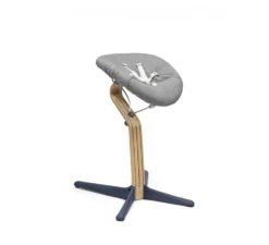 Stokke Nomi® Stoel - Navy/Oak 10 Stokke Nomi® Stoel - Navy/Oak -Babyproducten stokkeAR nomiAR stoel navy oak 2